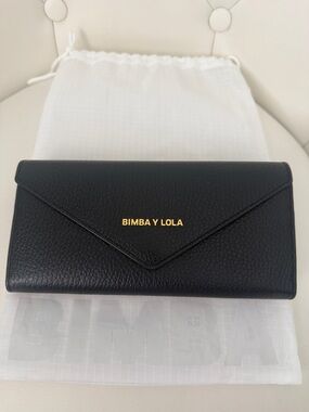 BIMBA Y LOLA Black Envelope Wallet  Clutch Sleek Leather Wallet Logo Strap